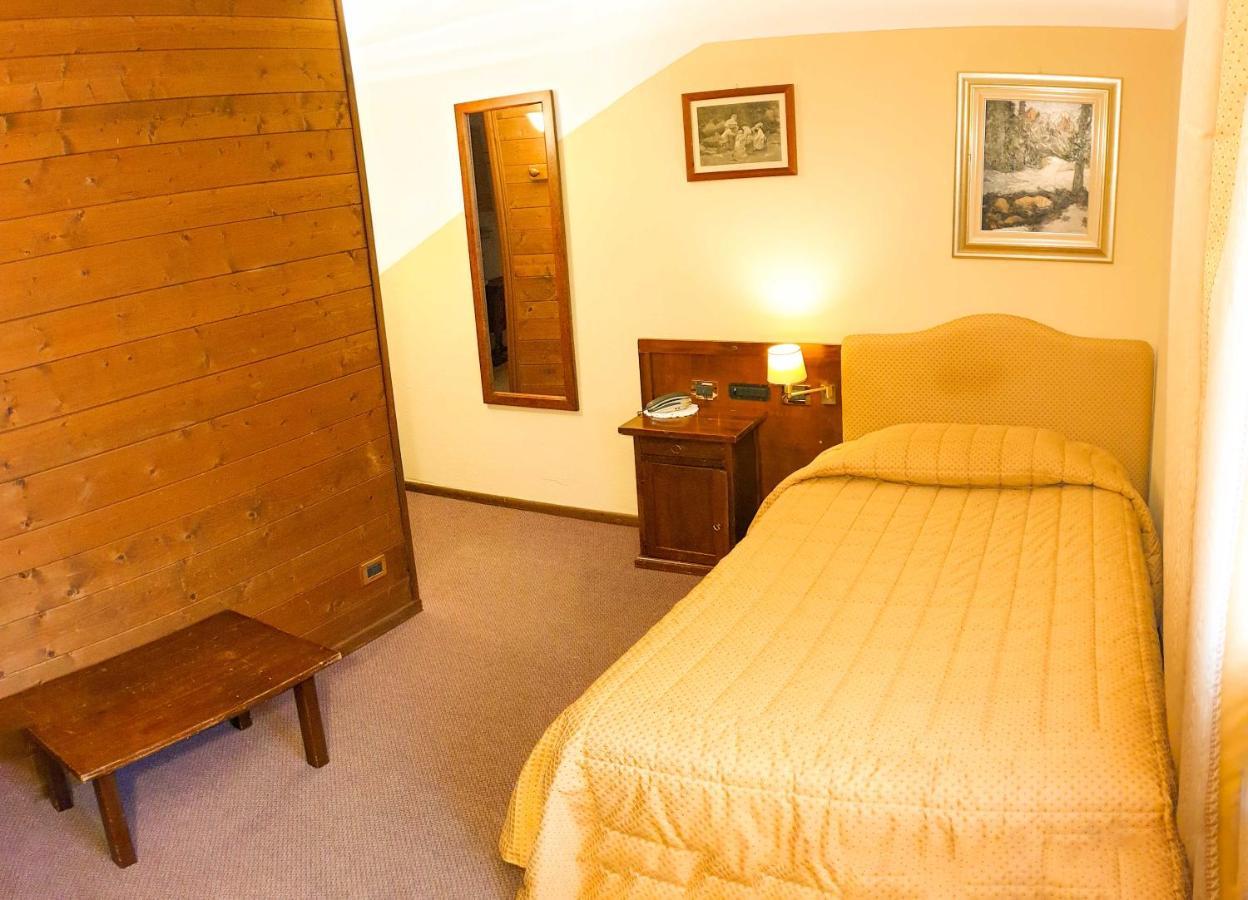 Hotel Des Alpes Saint-Rhemy-En-Bosses Luaran gambar
